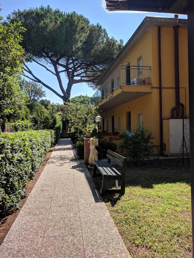 Le Rose Aparthotel 2*