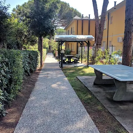 Residence Le Rose Marina Di Bibbona Extérieur photo